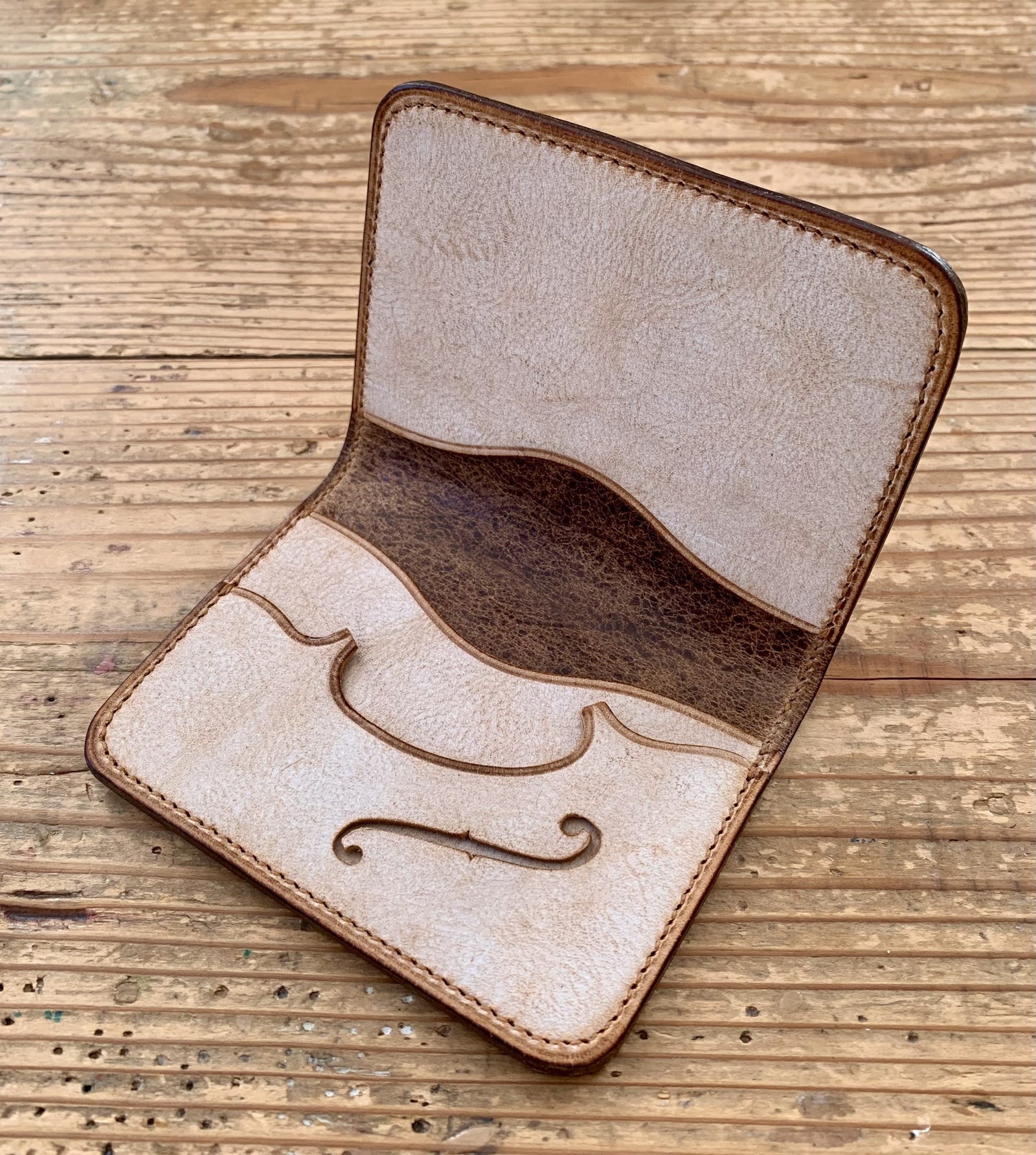 チェロ用 革製ミュート 手縫いで創ったチェロ用 革製ミュート『M for Violoncello - TP