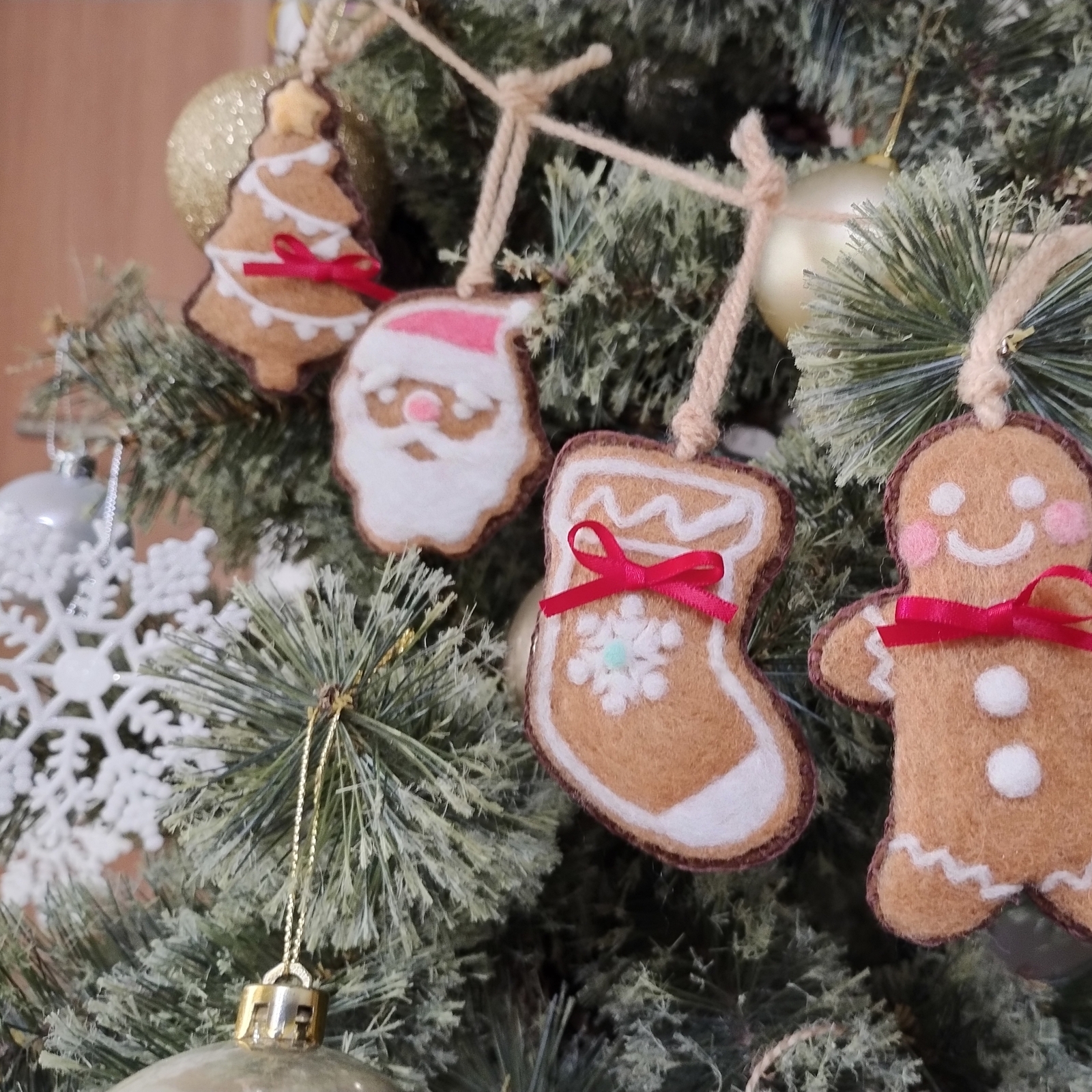 ひろりん♥クレイフラワー♥サンタさんと男の子のクリスマス♥ハンドメイド ひろりん様専用♥クレイフラワー♥サンタさんと男の子の