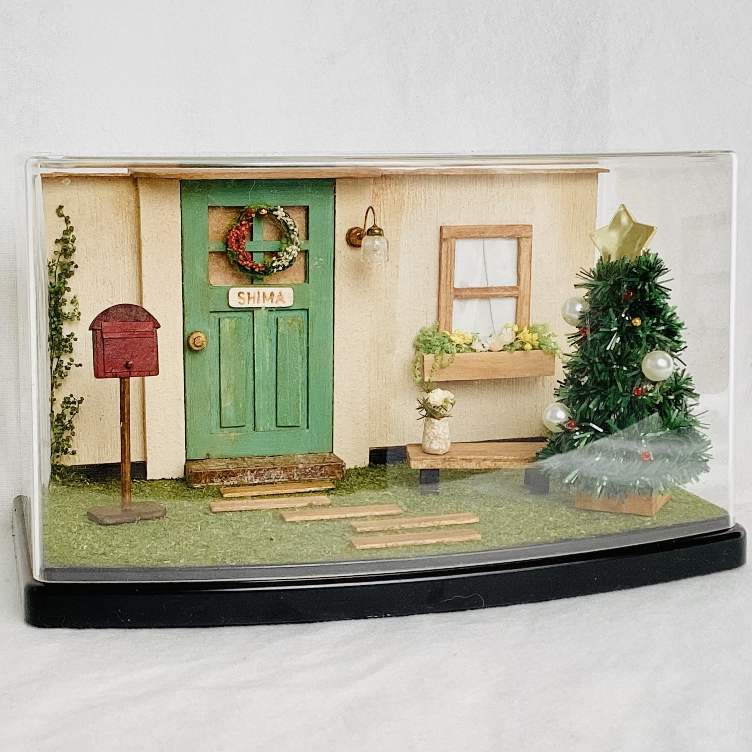ドールハウス　ハンドメイド☆コーナールーム＆チェア3個☆ 2f3d36bbc7b477170a425346253838