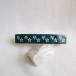 青緑釉に白い小花のバレッタ（10㎝金具）