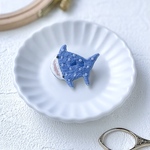 【人気】ジンベイザメの刺繍ブローチ