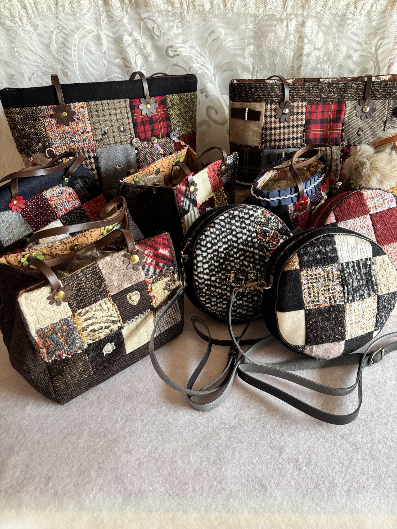 バラ一杯のショルダーバック　パッチワークバック パッチワークバッグ - ショルダーバッグの人気通販 | minne byGMO