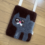 ★にゃんサコッシュ★　サコッシュにかわいいにゃんラグ付けちゃいました♪♪