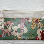 貴重な【廃盤生地】ふわもこ・レトロアニマル　【みどり色】マルチポーチ ◆マスクケース・通帳ケース・文具入れ・整理整頓