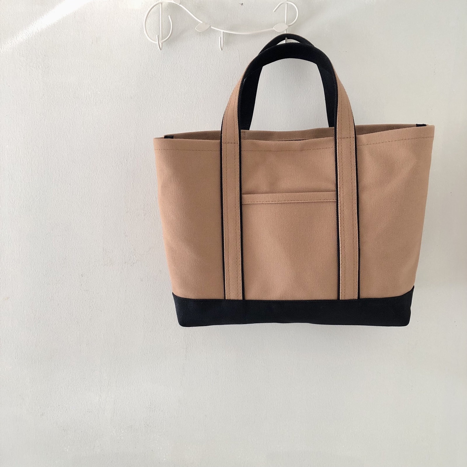 Mベーシック帆布トートバッグ〈モカベース×くろ〉