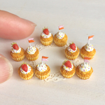 ドールハウス☆ミニチュア☆いちごとチョコスプレーのカップケーキセット☆