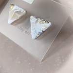 ピアス イヤリング トライアングル ゴールド ポリマークレイ シンプル 上品 軽い