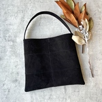 【新色】ピッグスエードのワンハンドルバッグ　Ｍサイズ　ブラック