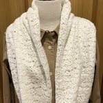 ロングスヌード　ふんわり　やわらか　軽量　花柄　透かし編み　オフホワイト