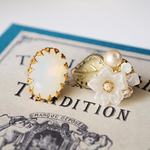 Vintage flowerピアス（white） 