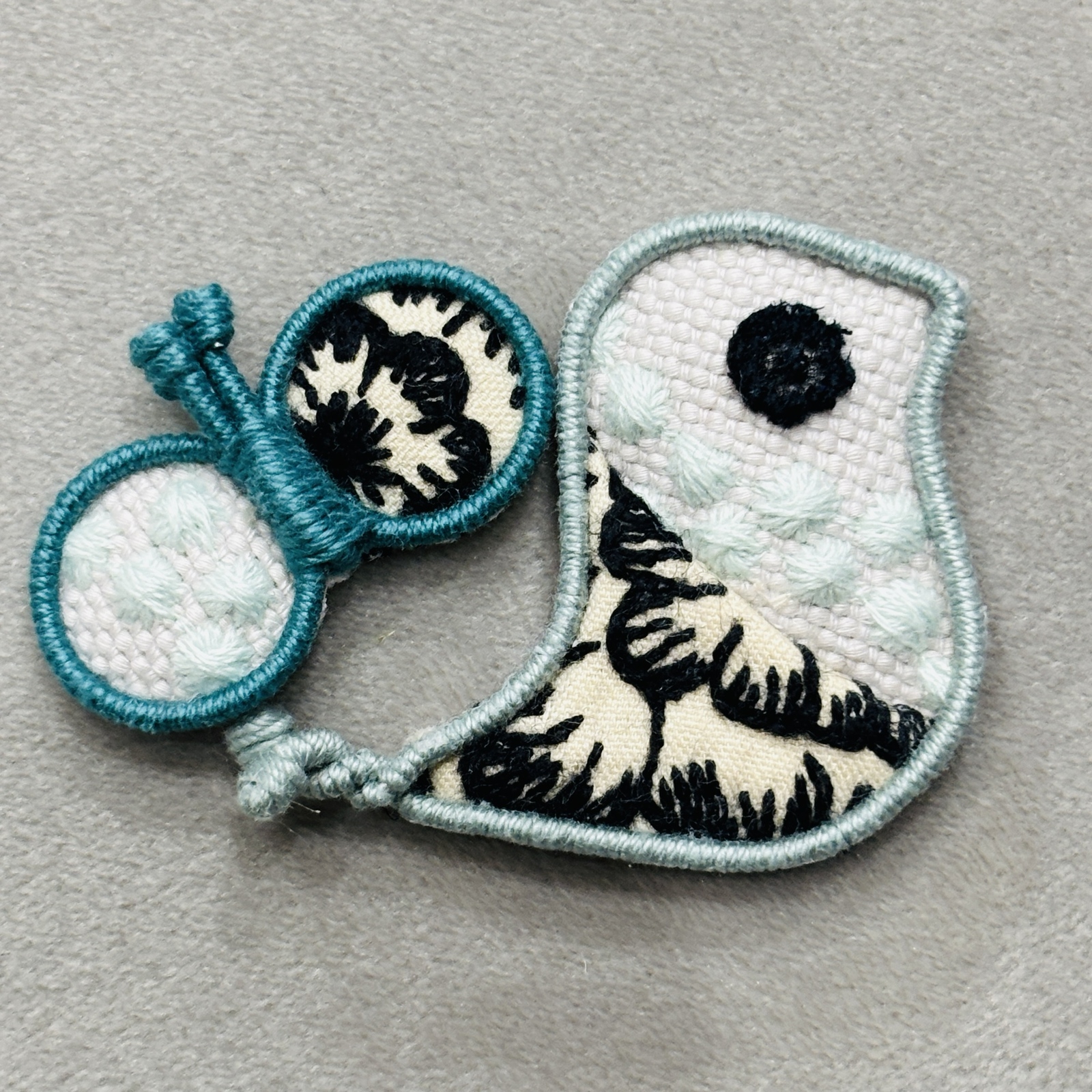 ⑤66ミナペルホネン ハンドメイド ブローチアクセサリー