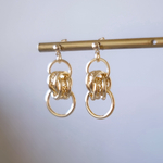 Gold Knot Ring ピアス/イヤリング 大ぶり シンプル 揺れる 金属アレルギー対応ピアス イヤリング 樹脂ピアス チタン ピアス ゴールド 冬 サージカルステンレス ピアス