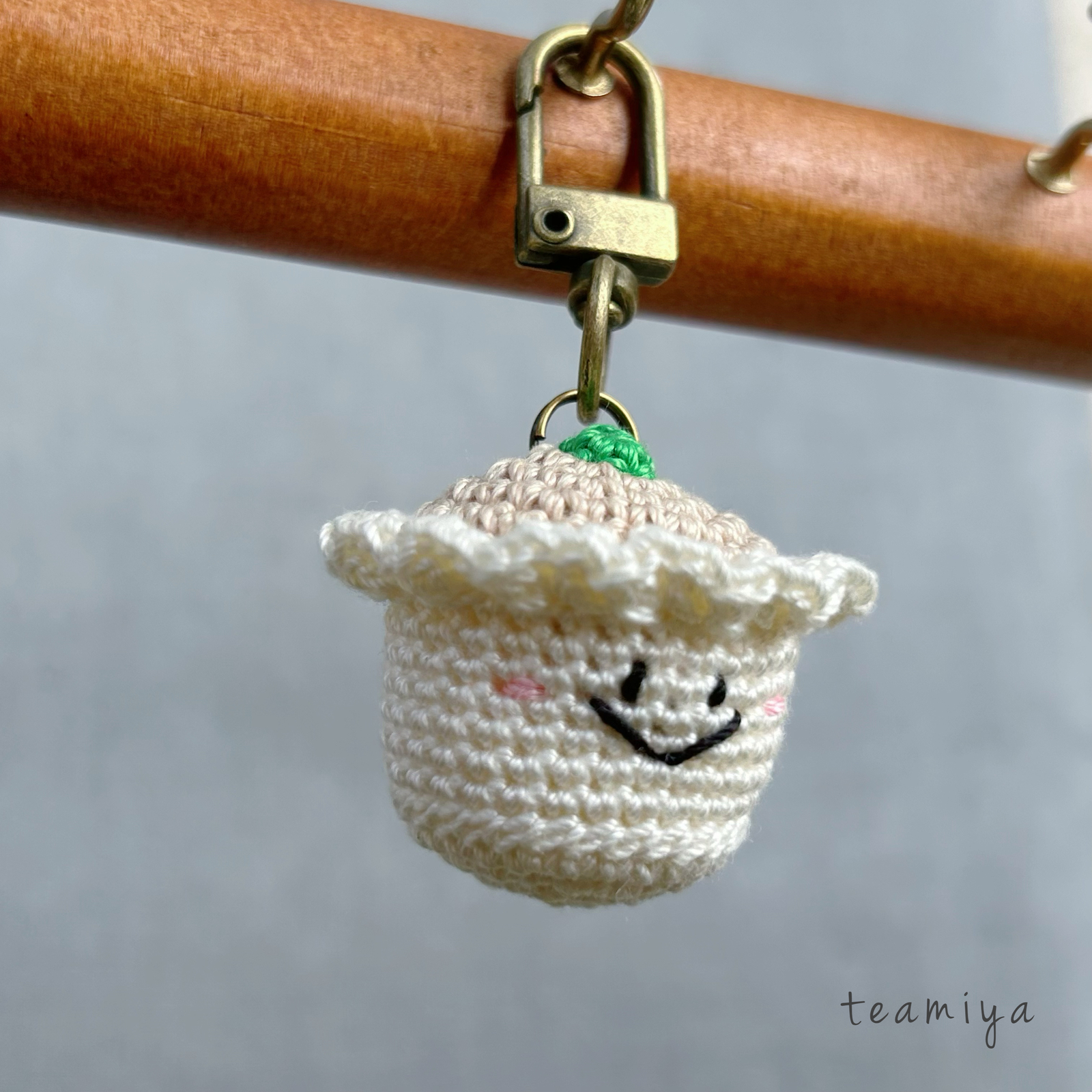 焼売くんの編みぐるみキーホルダー〇 E*i様 餃子くんの編みぐるみ