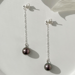 あこや真珠ピアス　黒真珠　タヒチカラー　ロングチェーンピアス　　s925  金属アレルギー対応　シルバー　オシャレ　上品　ロング　高級感　エレガント　パーティー　プレゼント　贈り物　フォーマル　