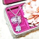 猫ちゃんと奇跡を起こす青い薔薇の不思議のメダイのお守りネックレス