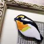 七宝焼の小鳥・キビタキの帯留め