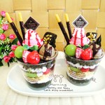 安価♪苺とチョコレートのパフェ　★メモスタンド　Ｌサイズ　　メッセージカード☆３枚付き！