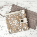 ラミネート　携帯用ボックスティッシュケース(マスクポケット付き)【Capel カペル(ライトブラウン)】リバティ生地使用