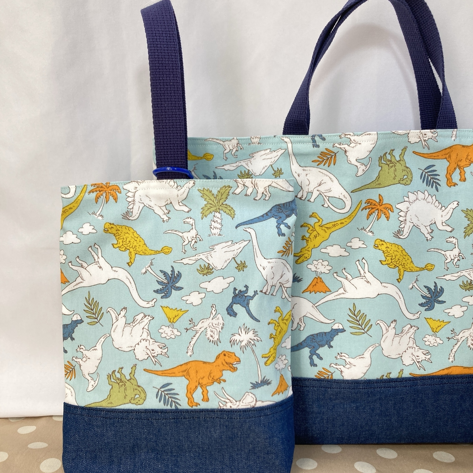 カラフルな恐竜 水色🩵入園入学準備 大きめサイズのレッスン