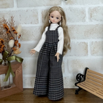 NO,499 リカちゃん服　グレーグレンチェック　サロペットパンツ　オフホワイト　ハイネックリブセーター　シンプルオシャレ　冬のお出かけコーデ　リアルクローズ