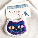 ω黒猫の刺繍ブローチω