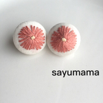 ☆刺繍☆くるみボタンのピアス