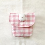 ぷくっとくまのボタンポーチ　ブロックチェックピンク