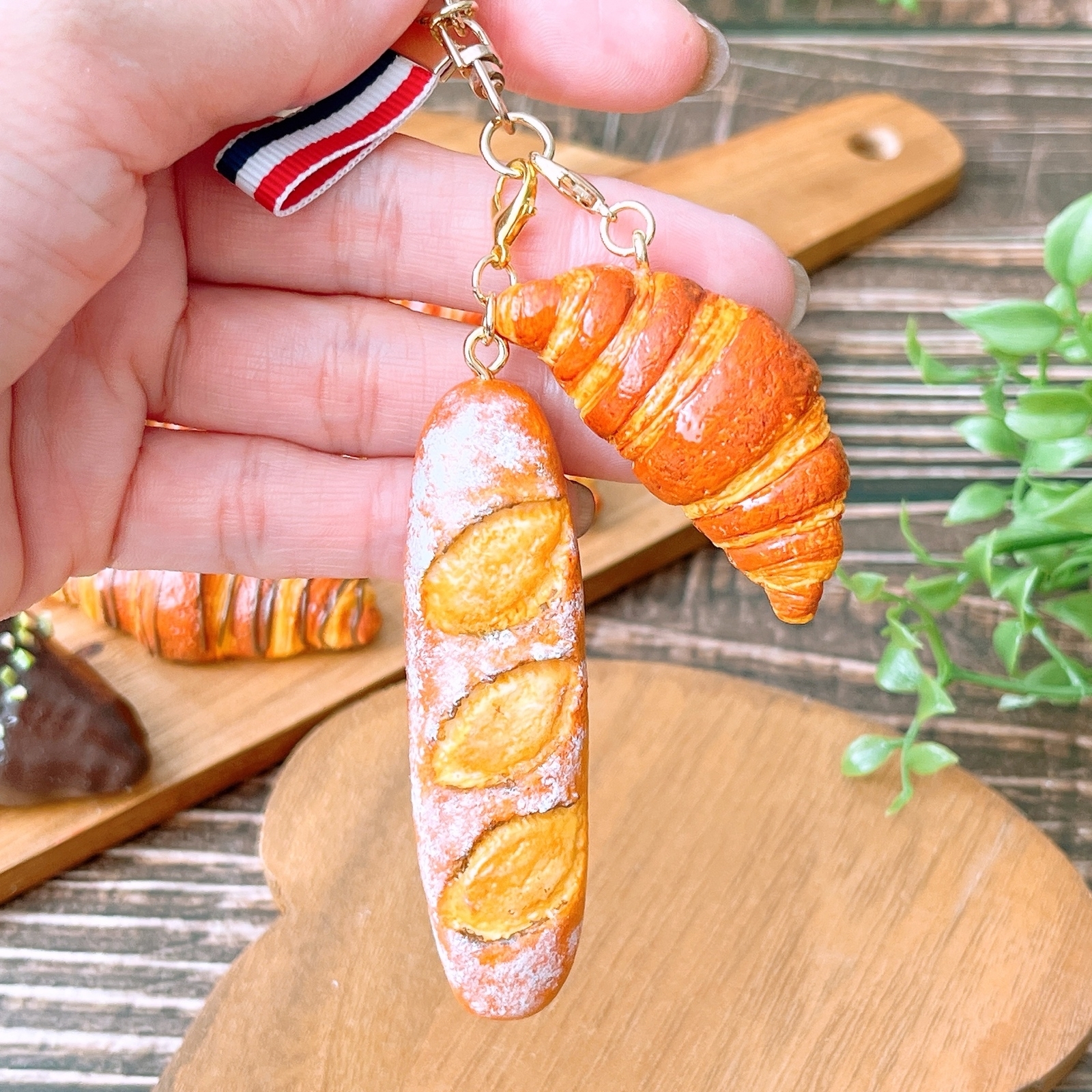 大人気♡フランスパン＆クロワッサン キーホルダー☆フェイクスイーツ