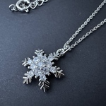 雪の結晶ネックレス  サージカルステンレス　クリスマス　ギフト