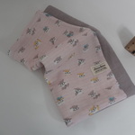 30㎝角*８重やわらかガーゼハンカチ*カワウソA*1枚