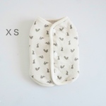 [犬服] XSサイズ 完成品 チワワ　　　　　　　　　　　うさぎとリス柄 接結ニット 裏ボアリバーシブル パイピングベスト 背中開き