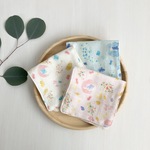 お花とちょうちょのガーゼハンカチ　3枚セット　ハーフサイズ