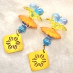 Blueとyellow の華やかな大ぶり耳飾り