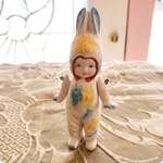 【15%OFF済｜1/19(日)迄】【フランス直輸入】うさぎの着ぐるみを着た子どもが愛らしい アンティークビスクドール(Yellow) �B