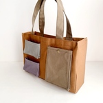 ポケットいっぱいのビンテージ風トートバッグa small tote bag