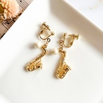 サックスとコットンパールのイヤリング/ピアス