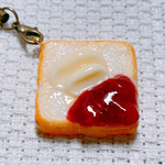 イチゴジャムマーガリントースト🍓ストラップ