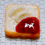 イチゴジャムマーガリントースト🍓マグネット