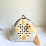 ハーダンガー刺繍のがま口ポーチ 2