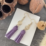 本革タッセルピアス　フラワー　パープル　ゴールド　革アクセサリー　革小物