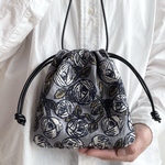 身軽にいきたいときはこれ！drawstring phone bag rosy