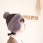 ぬくぬく耳付きポンポンニット帽 ＜全2色＞　ギフトラッピングに◎　名入れ巾着選択可