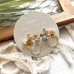 チェコビーズとお花パールのしゃらしゃら ピアス/イヤリング変更可能　金属アレルギー対応（yellow）