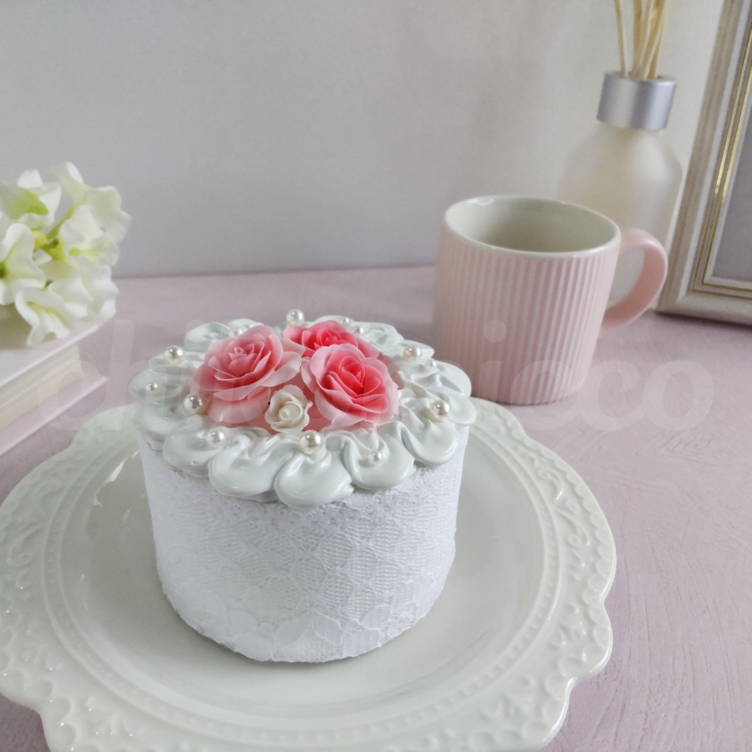 ミッチー様】フェイクスイーツ◇ホール苺サンド♡薔薇飾り