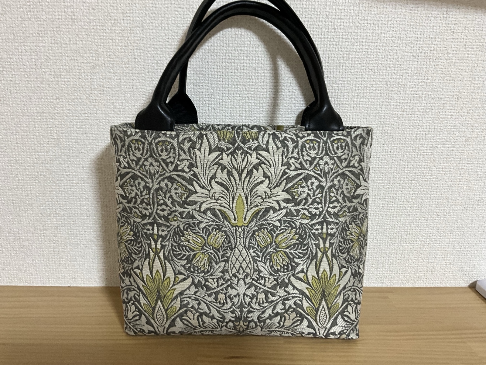 ウィリアムモリス　レスターアカンサス　川島織物　サイドポケット付きトートバッグ ウィリアムモリス レスターアカンサス 川島織物 サイドポケット