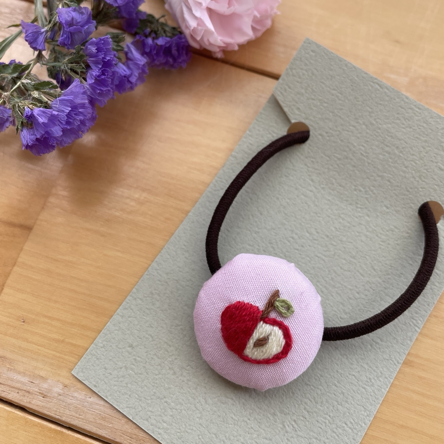 ❁hAnafany❁(専用) くるみボタン　鳥刺繍　ヘアゴム 切り絵作家サトウユキエ-くるみボタンゴム – 小鳥雑貨専門のお店
