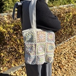 スクエア型　モチーフトートバック　カラフル　編み物　クロシェ　モチーフバック