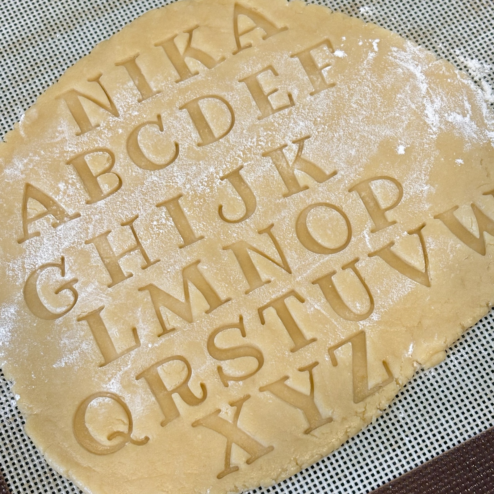 アルファベット⚠︎1点 手書き文字 【クッキースタンプ】 - NICA