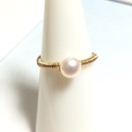 一粒パールのシンプルリング
