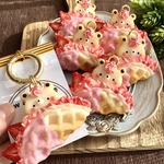 KUMA苺みるくワッフル🍓🧸チャーム